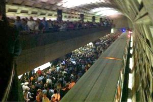 Overcrowded conditions at Rosslyn Metro station (file photo via Twitter user @soxinly)
