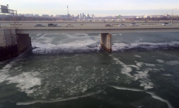 Icy Potomac River as seen from Metro's Yellow Line bridge