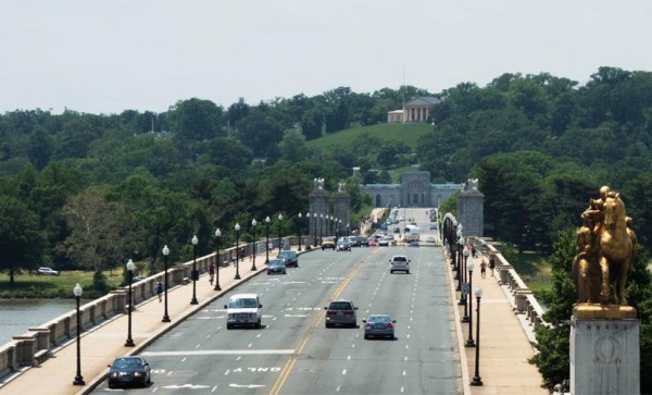 View of Memorial Bridge and Arlington House (Flickr pool photo by John Sonderman)