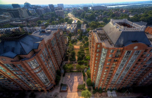Aerial view of apartment buildings in Courthouse (Flickr pool photo by Alex Erkiletian)