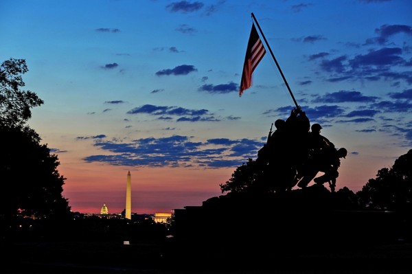 Sunrise at the Iwo Jima memorial (Flickr pool by Mike Darnay)