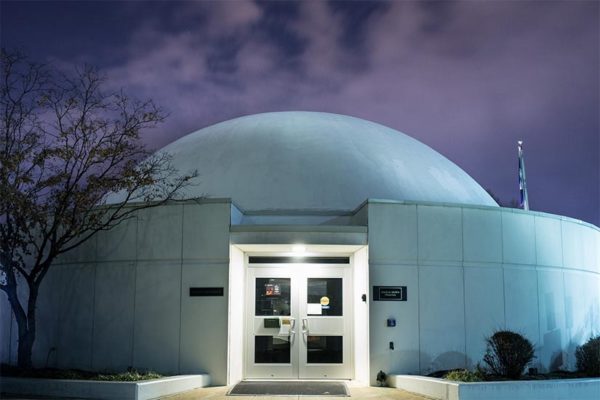Arlington's planetarium (Flickr pool photo by Lawrence Cheng Photography)