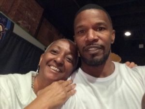 Jamie Foxx with photographer Dixie D. Vereen at Spider Kelly's in Clarendon