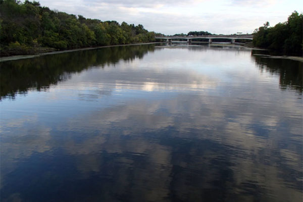 Potomac River (Flickr pool photo by Yakfur)