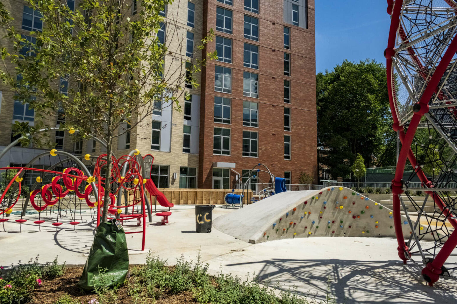 APAH Unveils New Affordable Housing Complex in Rosslyn
