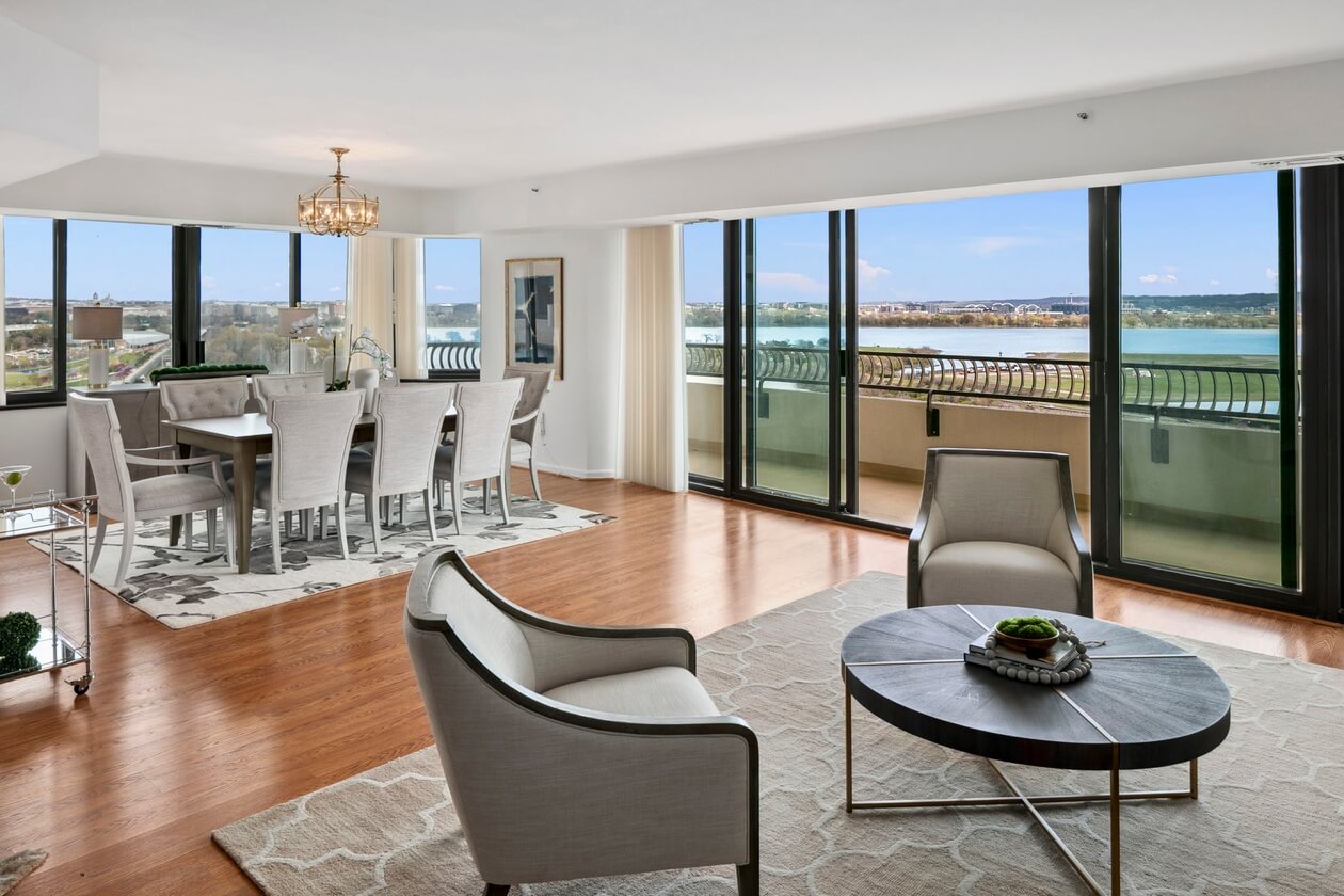 Listing of the Day: 1300 Crystal Drive #1402S - Vimarsana News